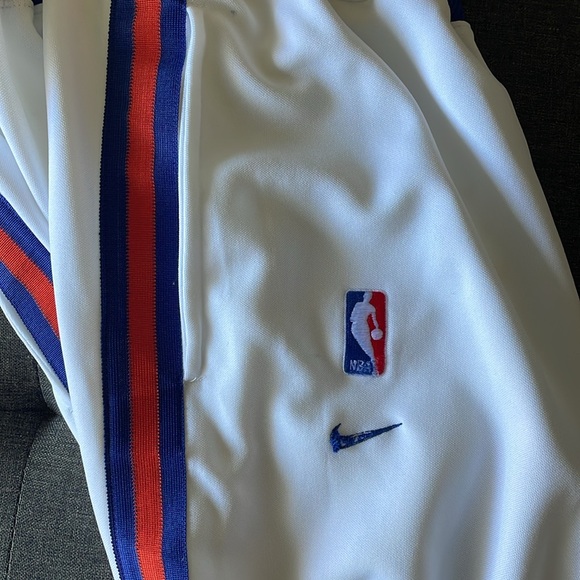 NEW YORK KNICKS Official 1952 Rewind NBA NIKE Button Warm-Up Sweats - Picture 5 of 5